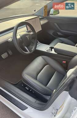 Седан Tesla Model 3 2021 в 