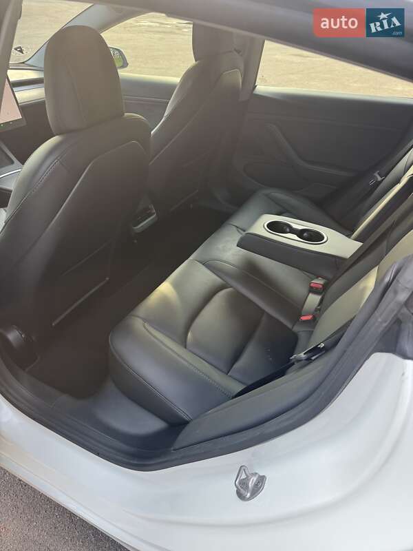 Седан Tesla Model 3 2021 в Житомире