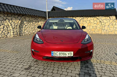 Седан Tesla Model 3 2021 в 