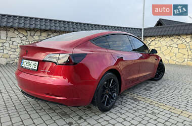 Седан Tesla Model 3 2021 в 