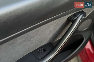 Седан Tesla Model 3 2021 в 