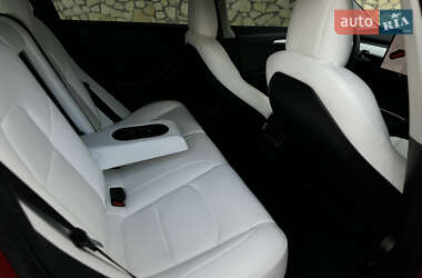 Седан Tesla Model 3 2021 в 