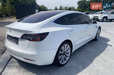 Седан Tesla Model 3 2017 в 