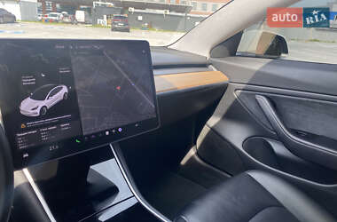 Седан Tesla Model 3 2017 в 