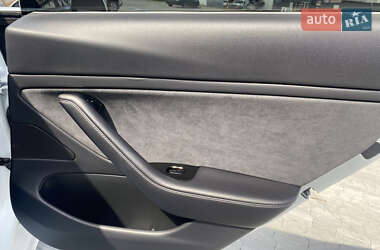 Седан Tesla Model 3 2017 в 