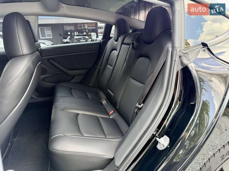 Седан Tesla Model 3 2023 в Харькове