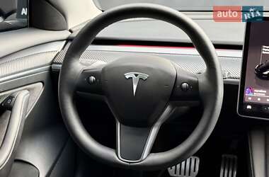 Седан Tesla Model 3 2023 в 