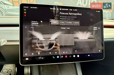 Седан Tesla Model 3 2023 в 