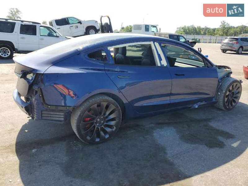 Седан Tesla Model 3 2022 в Киеве