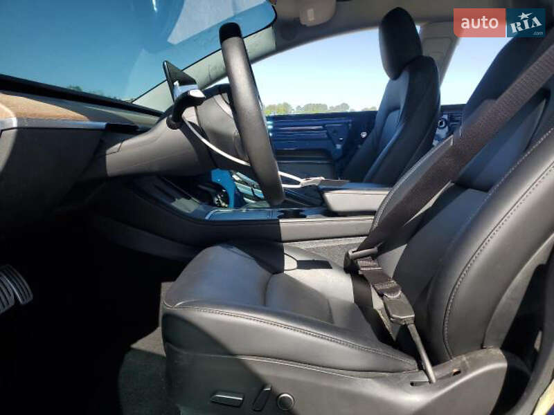 Седан Tesla Model 3 2022 в Киеве