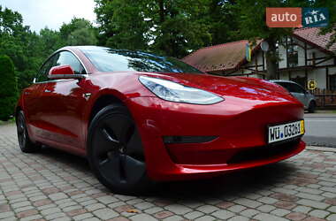 Седан Tesla Model 3 2020 в 