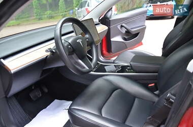 Седан Tesla Model 3 2020 в 