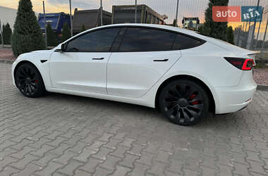 Седан Tesla Model 3 2022 в 