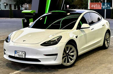 Седан Tesla Model 3 2021 в 