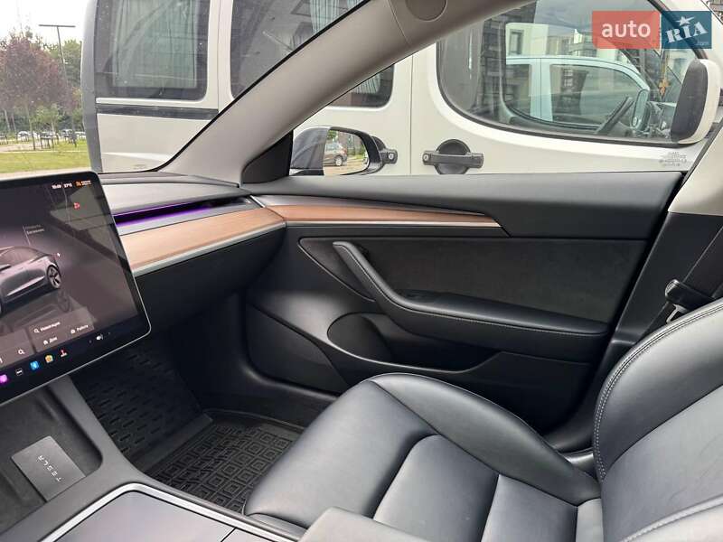Внедорожник / Кроссовер Tesla Model 3 2022 в Луцке