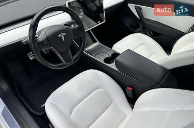 Седан Tesla Model 3 2019 в 