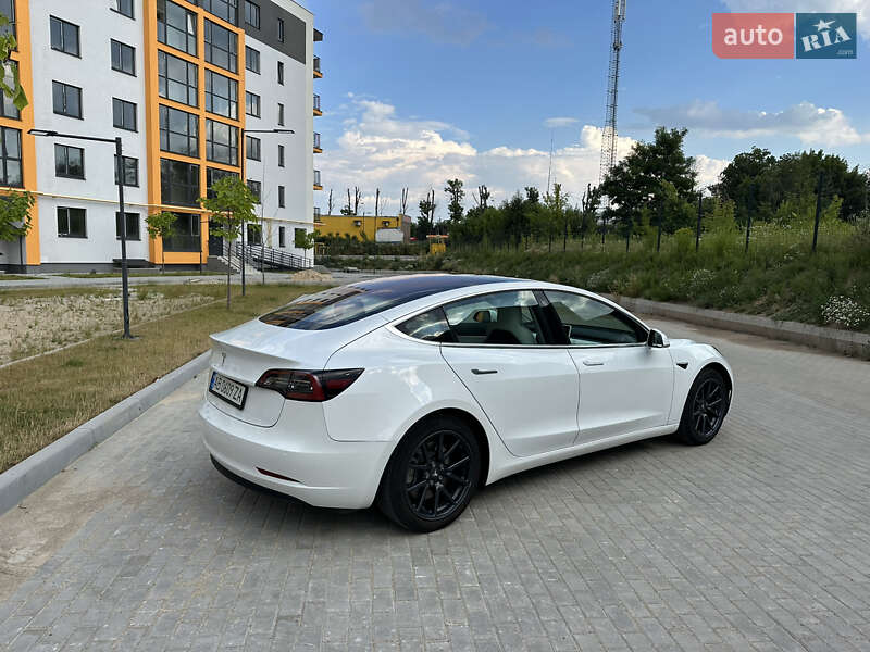 Седан Tesla Model 3 2019 в Виннице