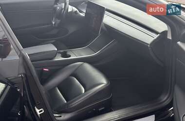 Седан Tesla Model 3 2019 в 