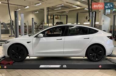 Седан Tesla Model 3 2024 в 