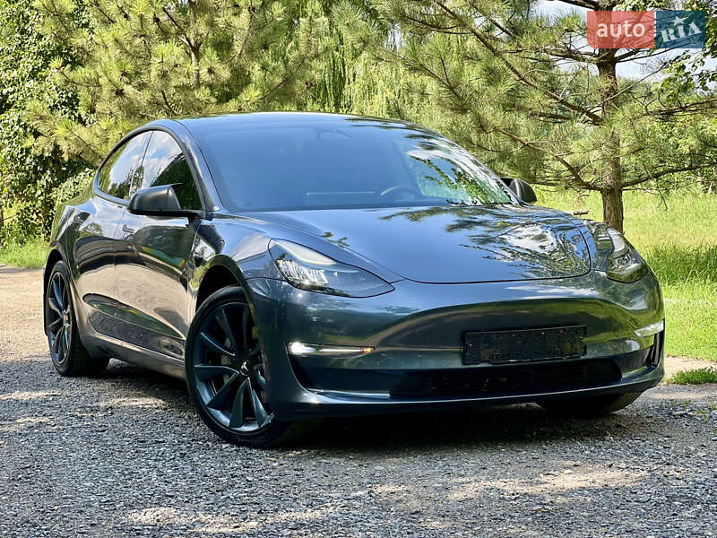Седан Tesla Model 3 2020 в 