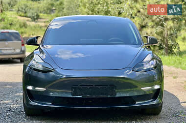 Седан Tesla Model 3 2020 в 