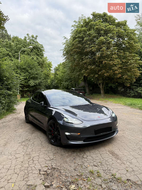 Tesla Model 3 2021