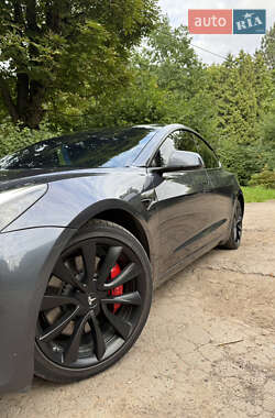 Седан Tesla Model 3 2021 в 