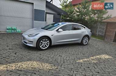 Седан Tesla Model 3 2018 в Львове