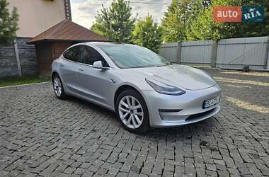 Седан Tesla Model 3 2018 в Львове