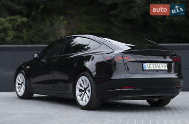 Седан Tesla Model 3 2021 в 