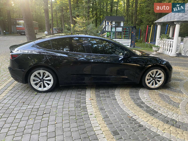 Седан Tesla Model 3 2022 в Богородчанах