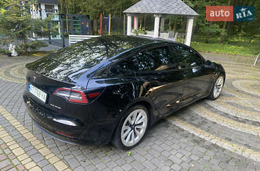 Седан Tesla Model 3 2022 в 