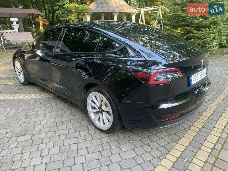 Седан Tesla Model 3 2022 в Богородчанах