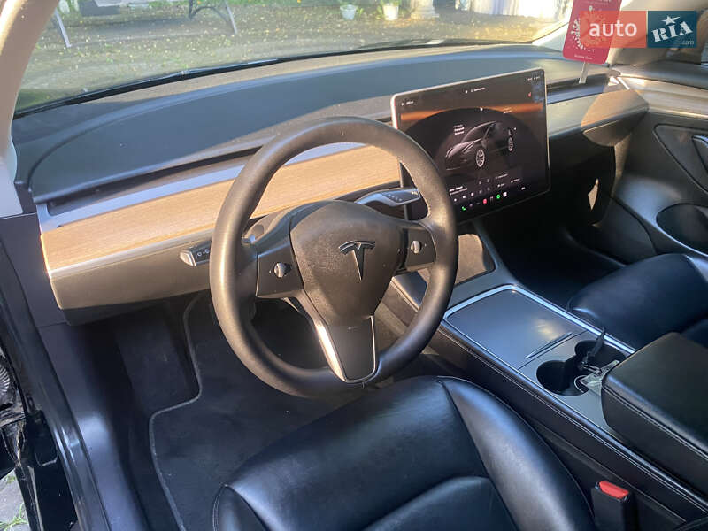 Седан Tesla Model 3 2022 в Богородчанах