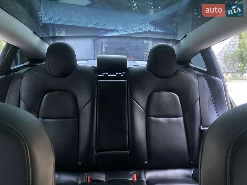 Седан Tesla Model 3 2022 в Богородчанах