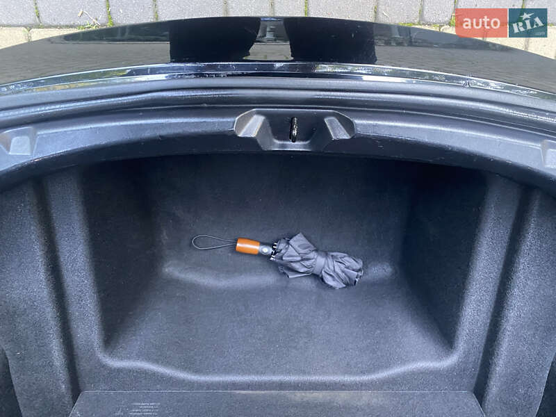 Седан Tesla Model 3 2022 в Богородчанах