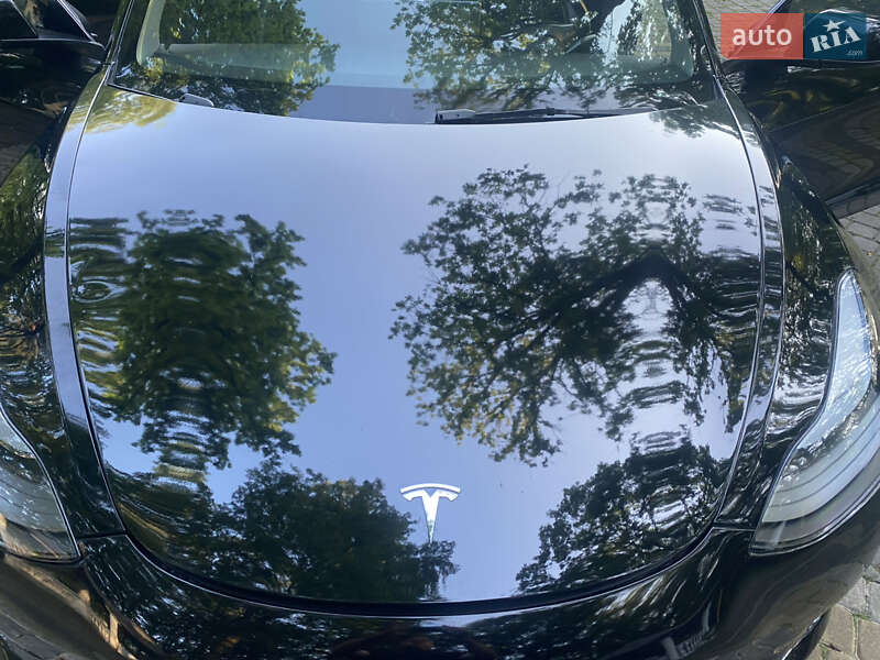 Седан Tesla Model 3 2022 в Богородчанах