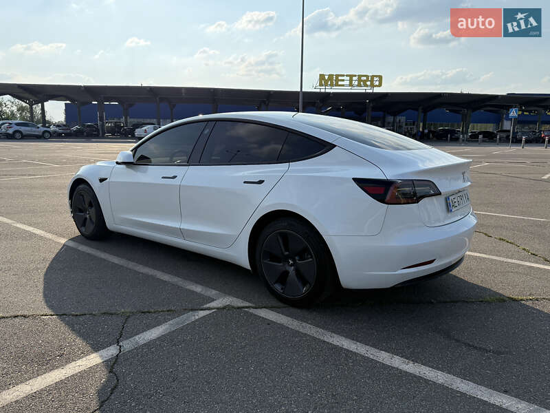 Седан Tesla Model 3 2023 в Кривому Розі