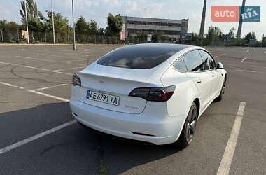 Седан Tesla Model 3 2023 в 