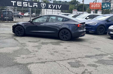 Седан Tesla Model 3 2024 в 