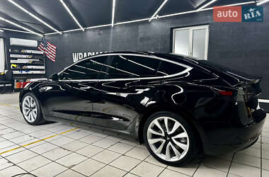 Седан Tesla Model 3 2019 в 