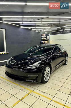 Седан Tesla Model 3 2019 в 