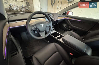 Седан Tesla Model 3 2021 в 