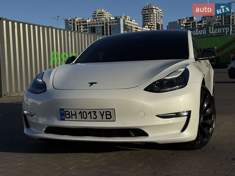 Седан Tesla Model 3 2021 в Одессе