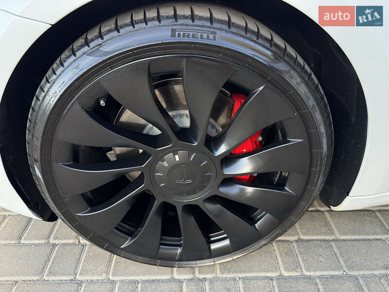 Седан Tesla Model 3 2021 в Одессе