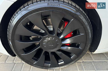 Седан Tesla Model 3 2021 в 