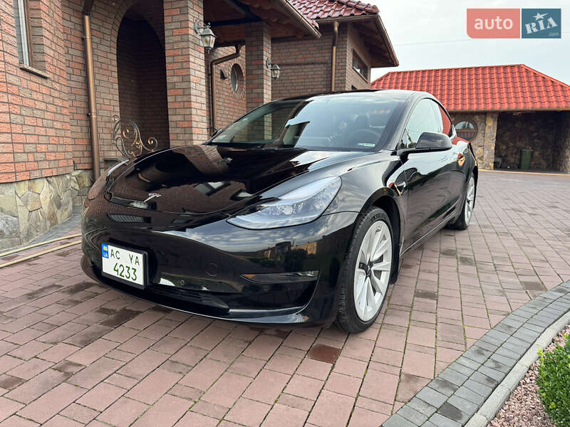 Седан Tesla Model 3 2022 в Луцке
