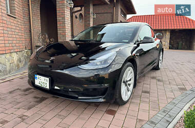 Седан Tesla Model 3 2022 в 