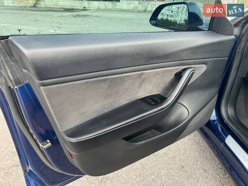 Седан Tesla Model 3 2018 в Запорожье
