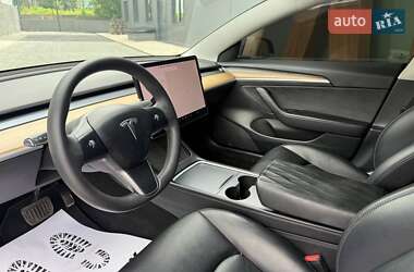 Седан Tesla Model 3 2022 в 